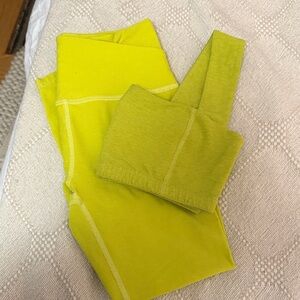 Beyond Yoga Activewear Set — Bra & High-Waist Leggings